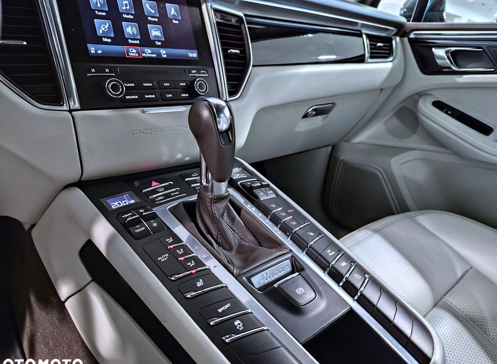 Porsche Macan cena 167900 przebieg: 138000, rok produkcji 2016 z Przedecz małe 562